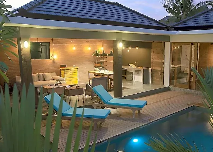 4quarters Luxury Pool